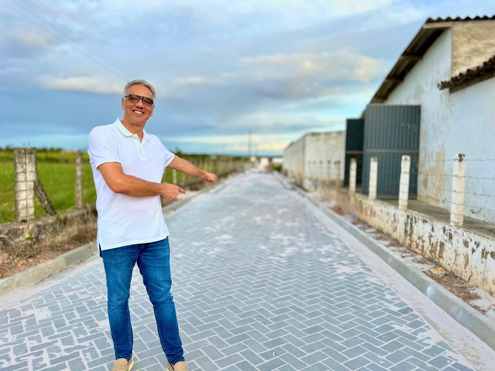 Lagarto: Fábio Reis participa da assinatura de ordem de serviço para pavimentação no Povoado Santo Antônio
