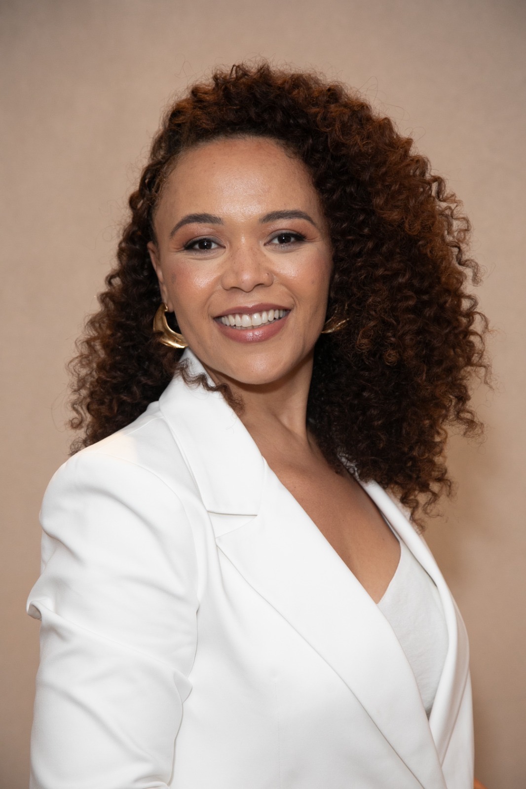Avon anuncia Valéria Conceição como nova líder de perfumaria