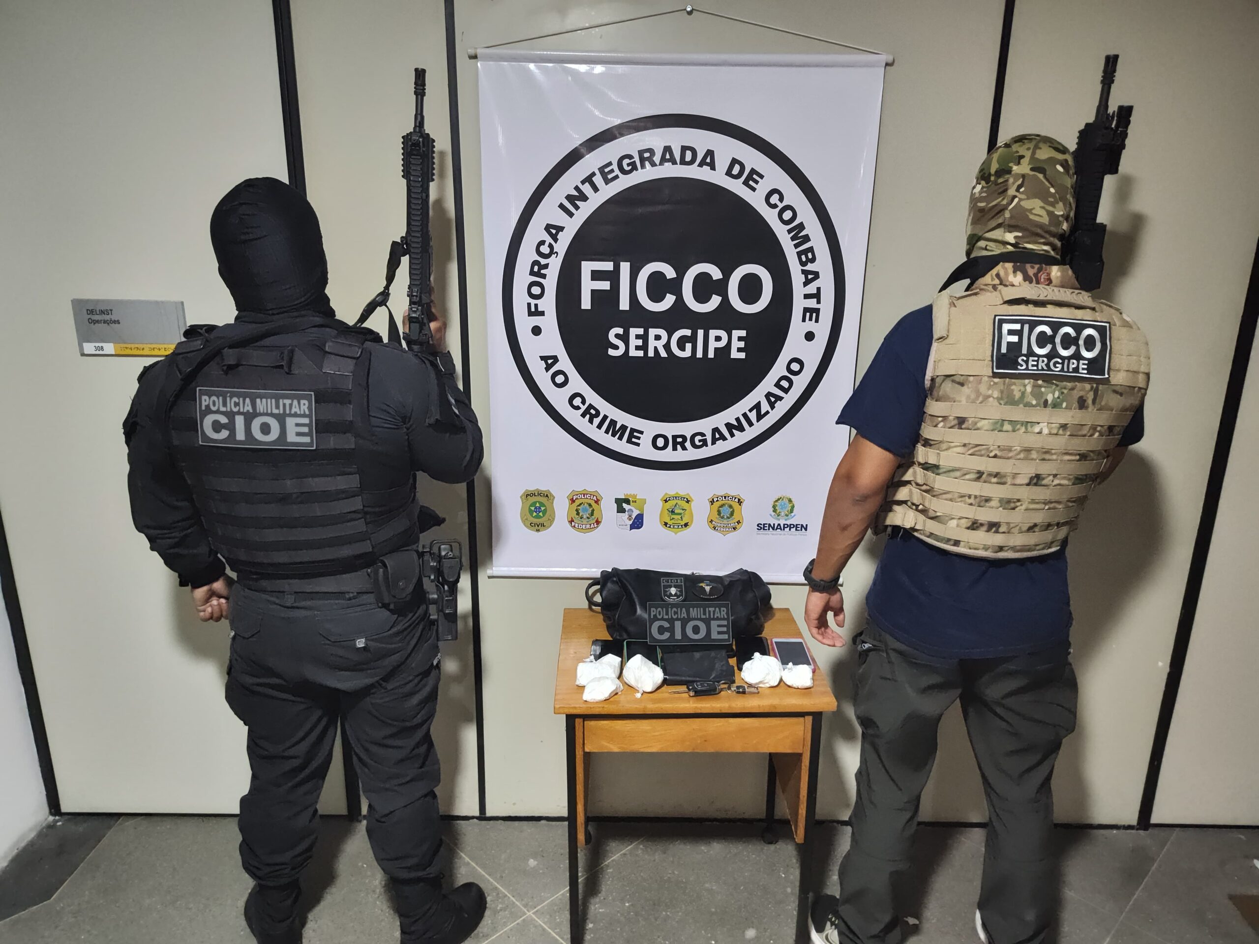 Casal é preso com pouco mais de 400g de cocaína em Socorro