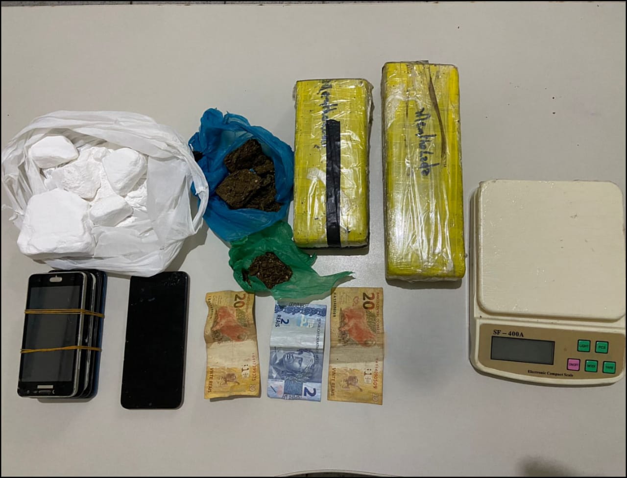 Ponto de tráfico é fechado e mais de 2kg de drogas são apreendidos