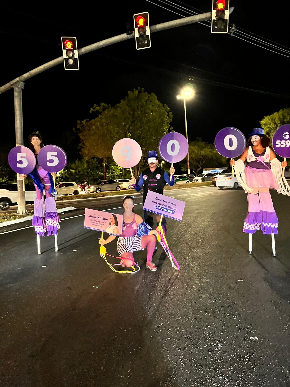 Campanha criativa e respeitosa de Glicia Kelline com artistas circenses conquista eleitores nas ruas de Aracaju