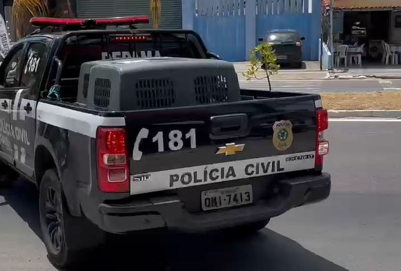 Depama resgata cadela e três filhotes em situação de maus-tratos no bairro Santo Antônio
