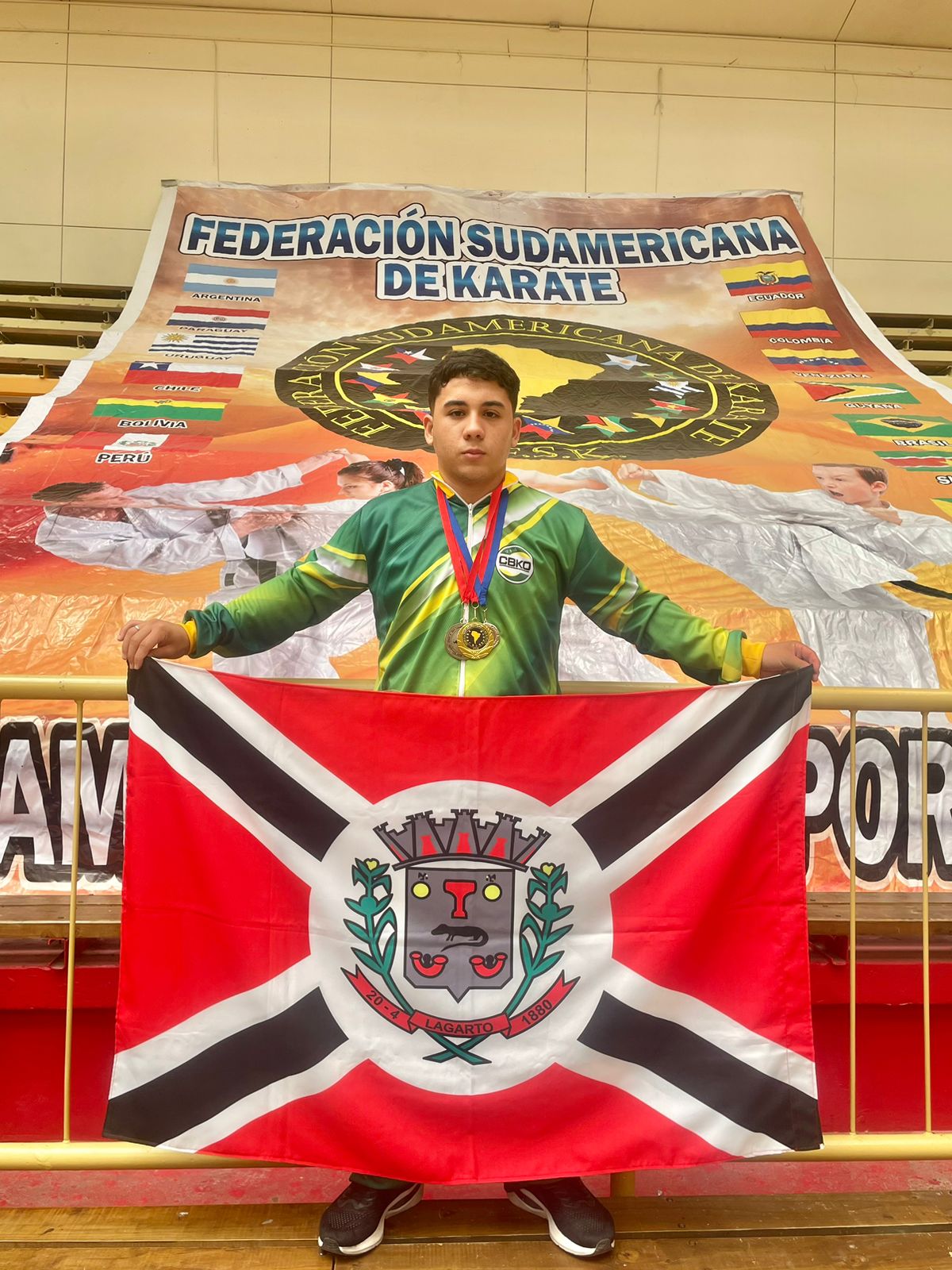 Jovem de Lagarto conquista medalhas no Campeonato Internacional de Karatê no Chile