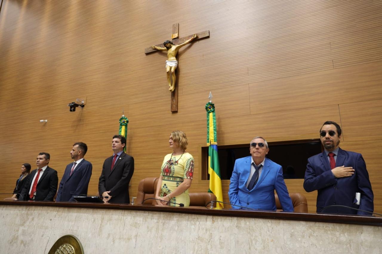 Associação dos Deficientes Visuais de Sergipe celebra 25 anos com sessão na Alese