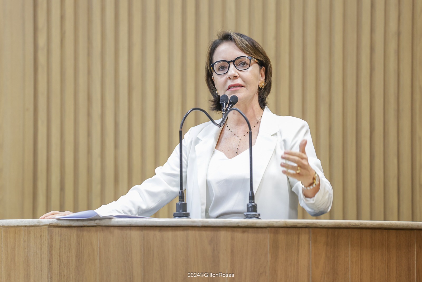 Emília Corrêa anuncia secretários de Turismo, Saúde e Fazenda