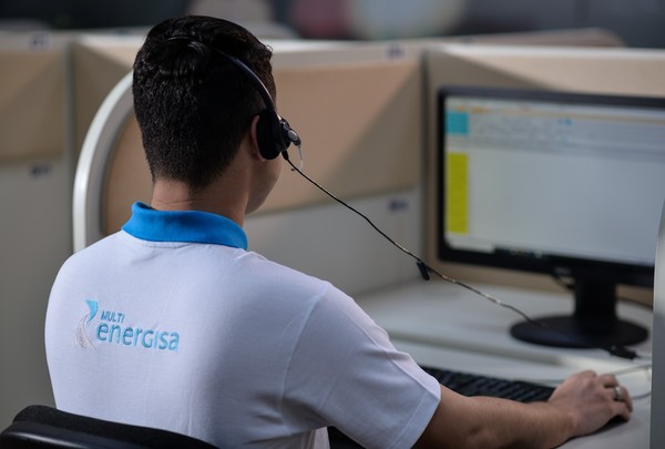 Empresa de energia abre processo seletivo para atendente comercial (PcD)