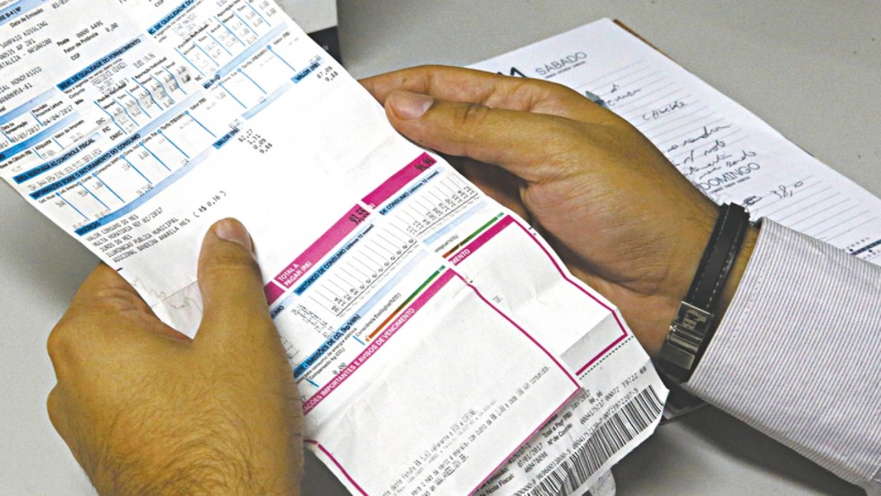 Em 2025, 60% dos brasileiros pretendem investir em soluções para reduzir os gastos com a luz