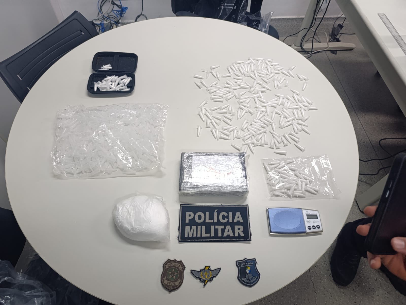 Ações conjuntas resultam em prisão de suspeitos de tráfico e apreensão de cerca de 1kg de cocaína em Itabaiana