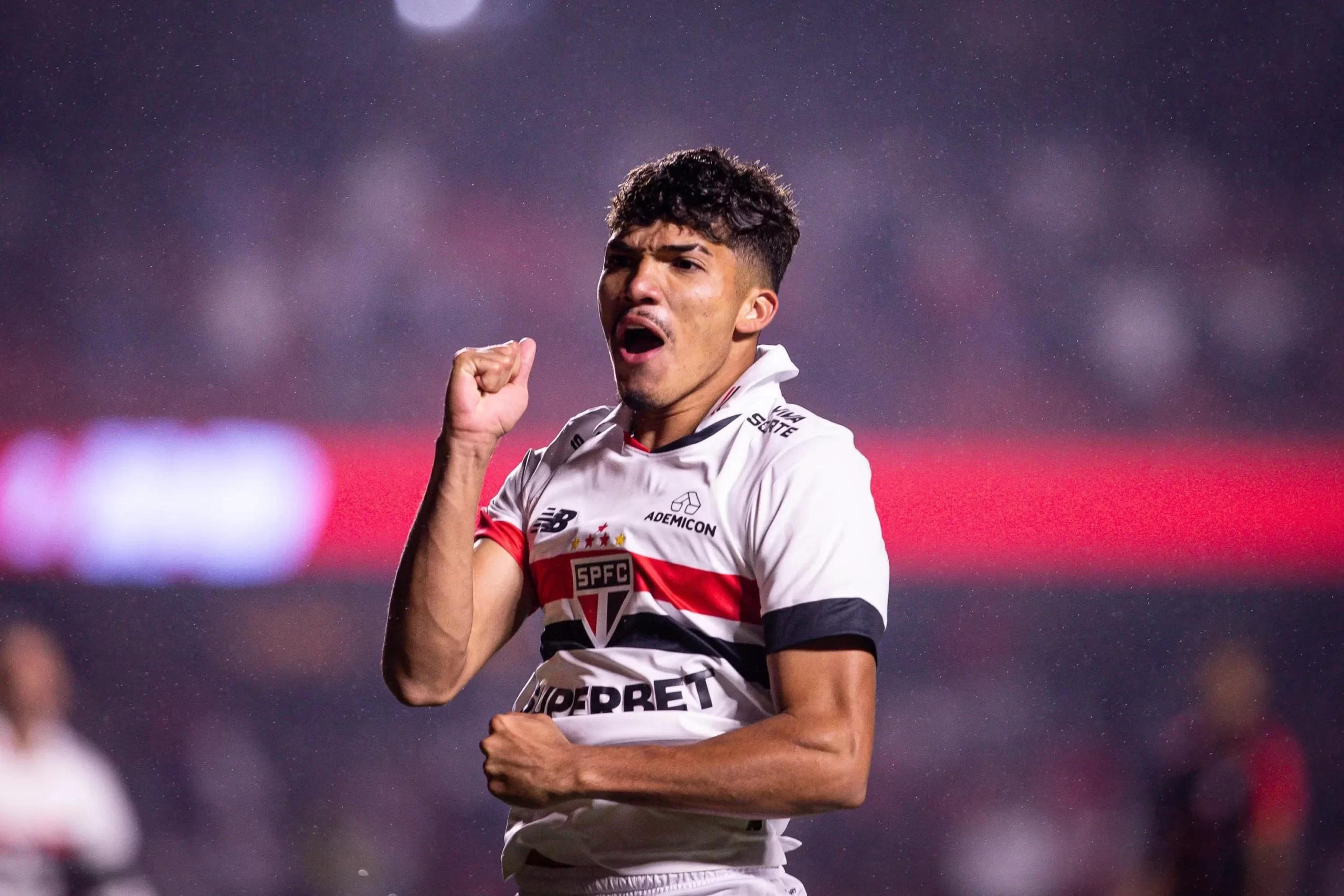 Jogador natural de Sergipe é vendido ao Porto por R$ 61,4 milhões
