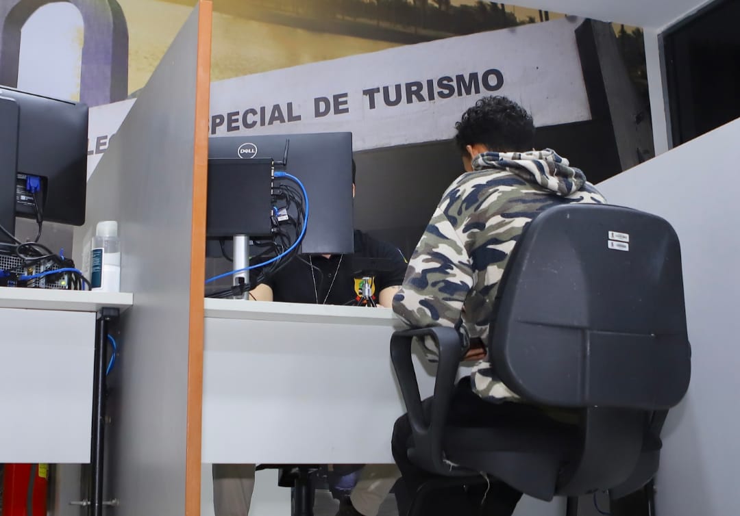 Boletim de ocorrência aumenta chances de recuperar celulares perdidos ou furtados durante festividades