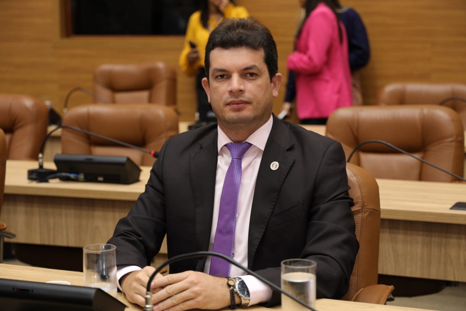 Deputado Paulo Júnior cobra correção das 1.500 redações do concurso da PM para atender demanda dos concurseiros