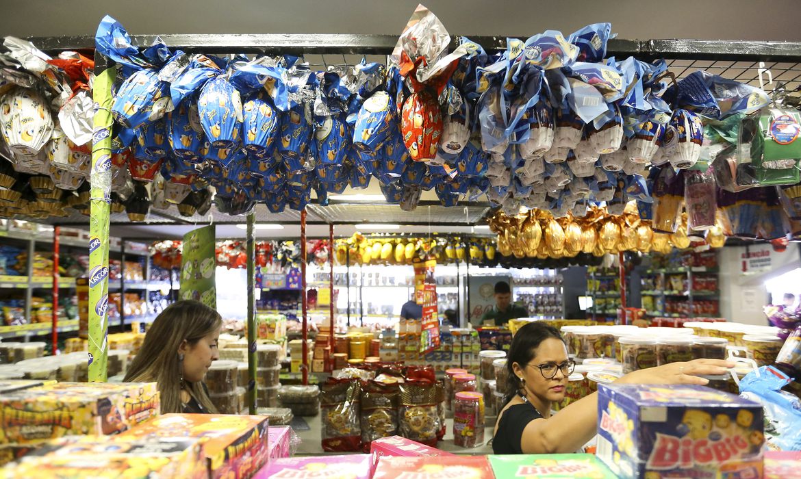 Atividade do comércio tem baixa de 1,3% na semana da Páscoa, revela Serasa Experian