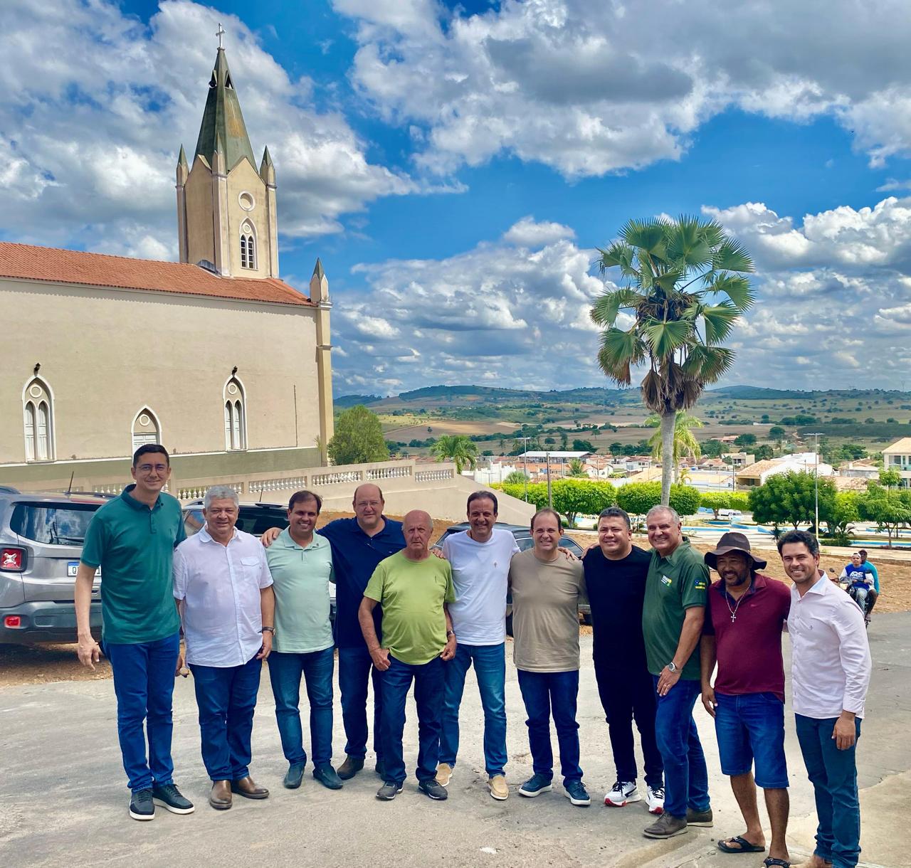 Em Riachão do Dantas, André Moura reafirma parceria com o líder da oposição Mário de Mi