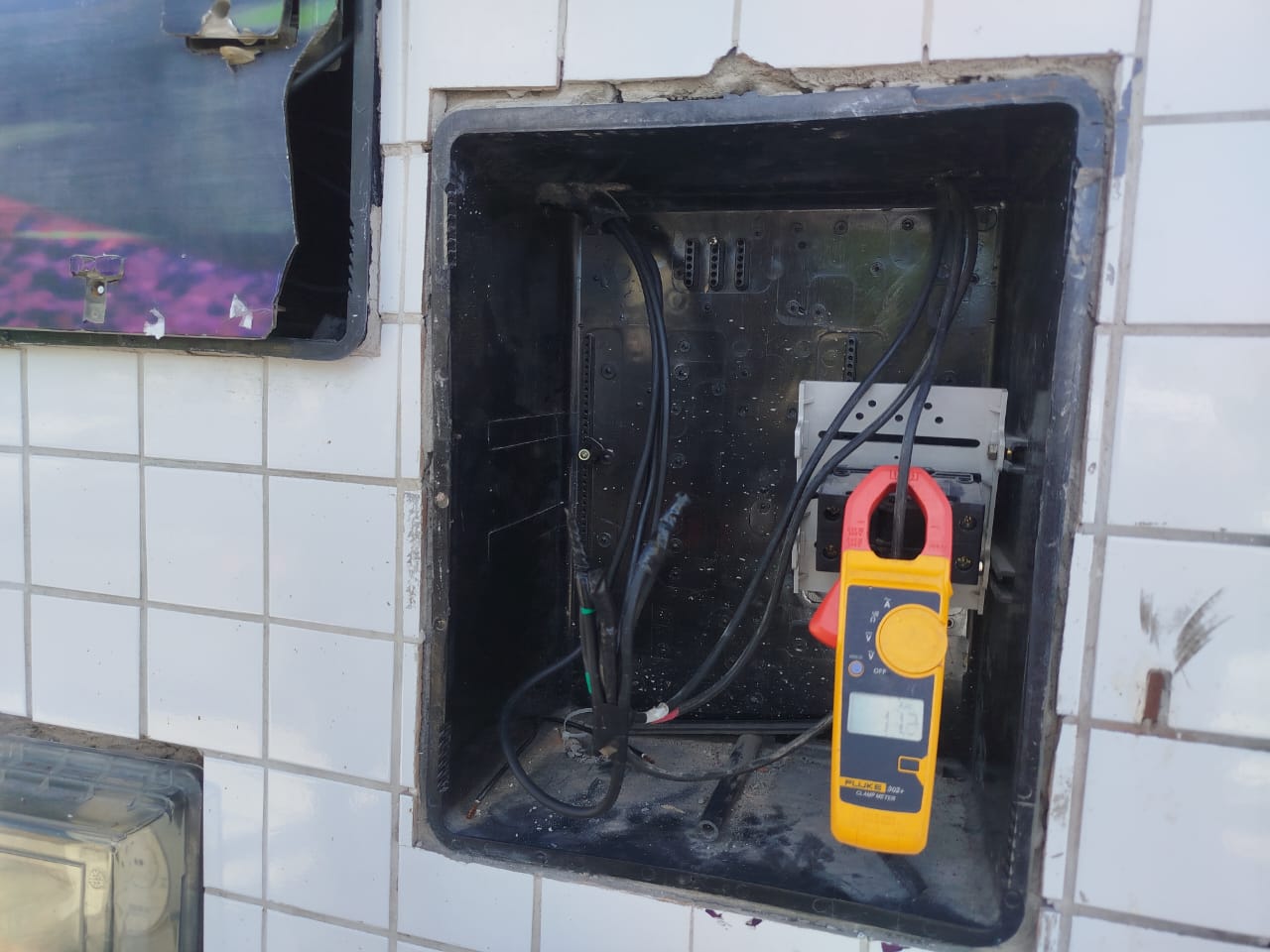 Furto de energia é flagrado em loja de pescados na Zona de Expansão