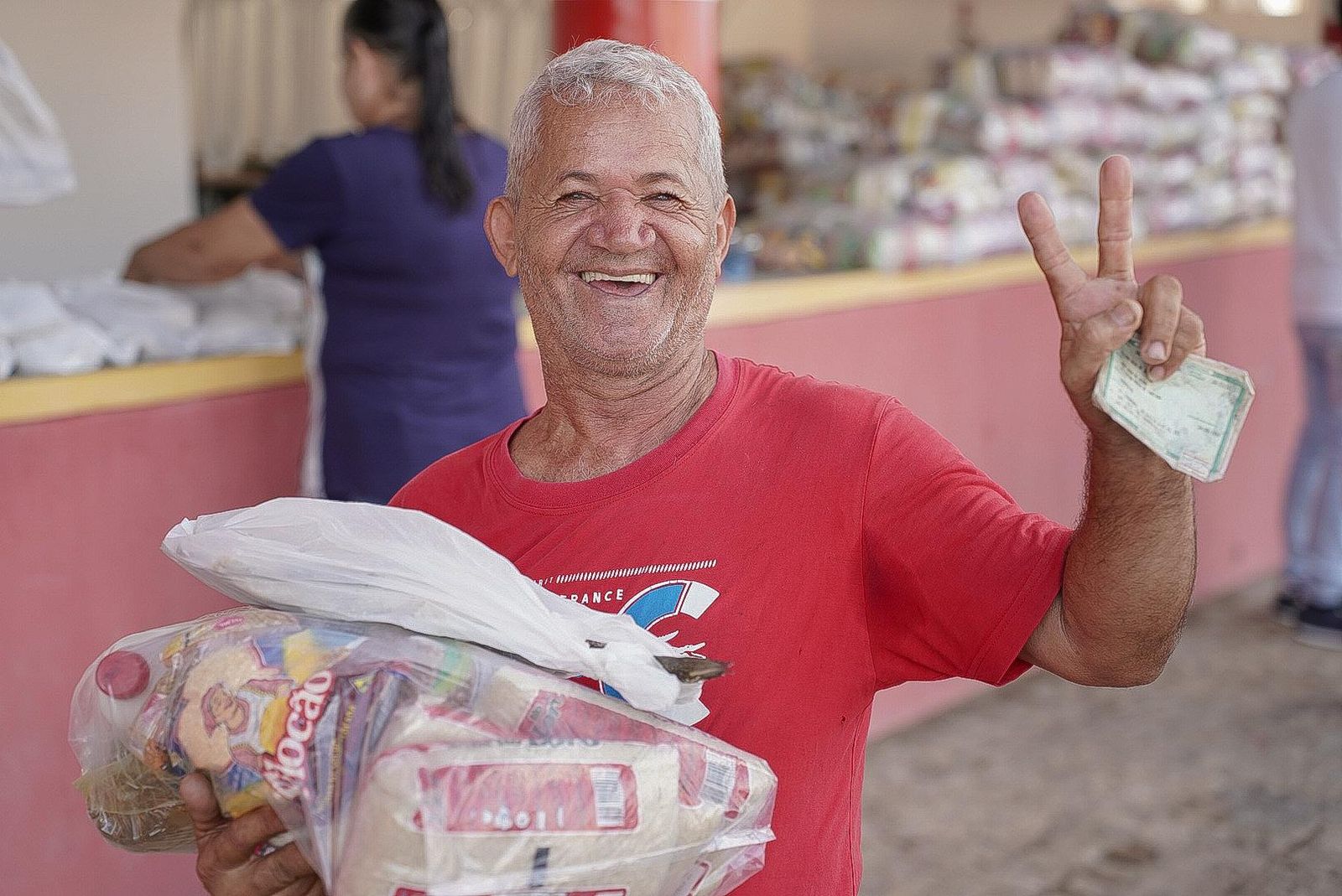Programa Páscoa Mais Feliz beneficia 10 mil famílias em Lagarto