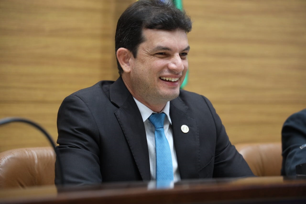 Deputado Paulo Júnior destina R$ 3 milhões em emendas para a saúde e reforça apoio ao GACC/SE