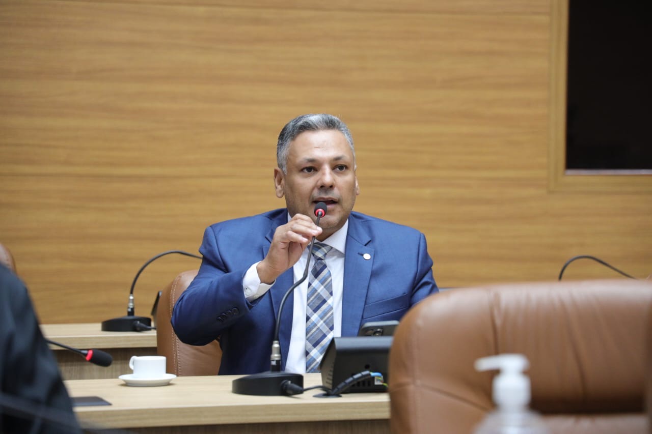 Ibrain homenageia Monsenhor Carvalho na Assembleia