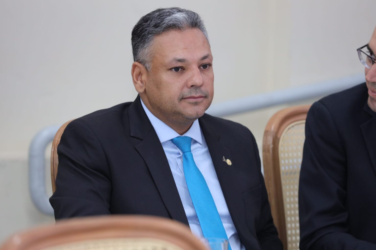 Deputado Ibrain de Valmir presta homenagem a personalidades políticas de Simão Dias