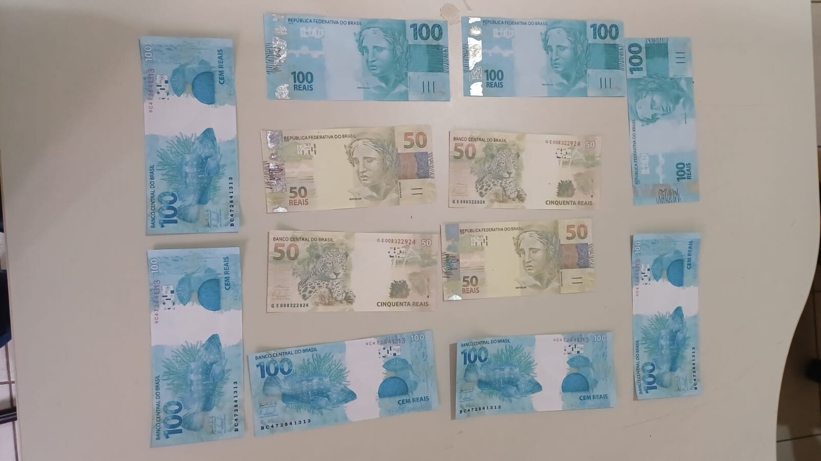 Dois adolescentes são apreendidos suspeitos de repassar notas falsas