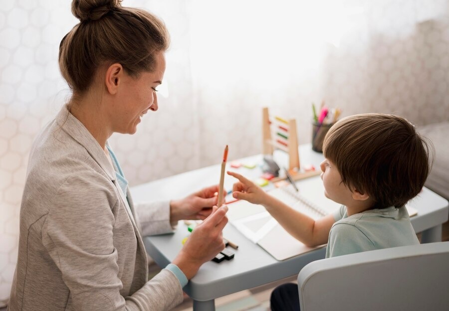 Dia das Mães reforça importância do envolvimento familiar na educação dos filhos