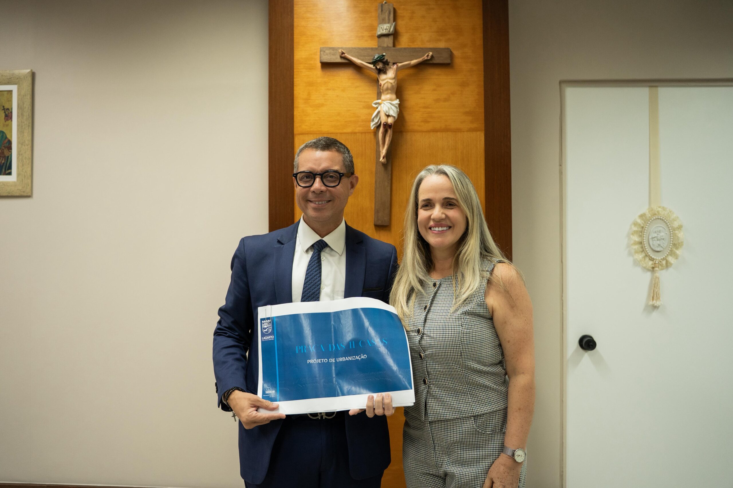 Prefeita em exercício Suely Menezes garante junto ao Governo do Estado a construção de praça para comunidade das 11 Casas