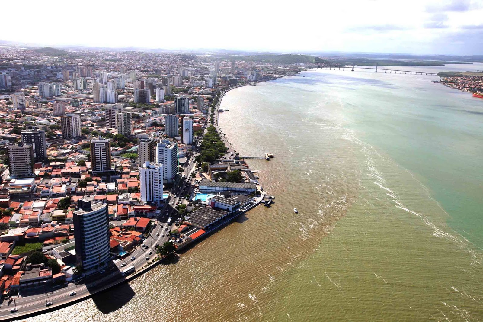 Em Aracaju, desigualdade no mercado de trabalho para mulheres e pessoas negras é maior do que a média do estado