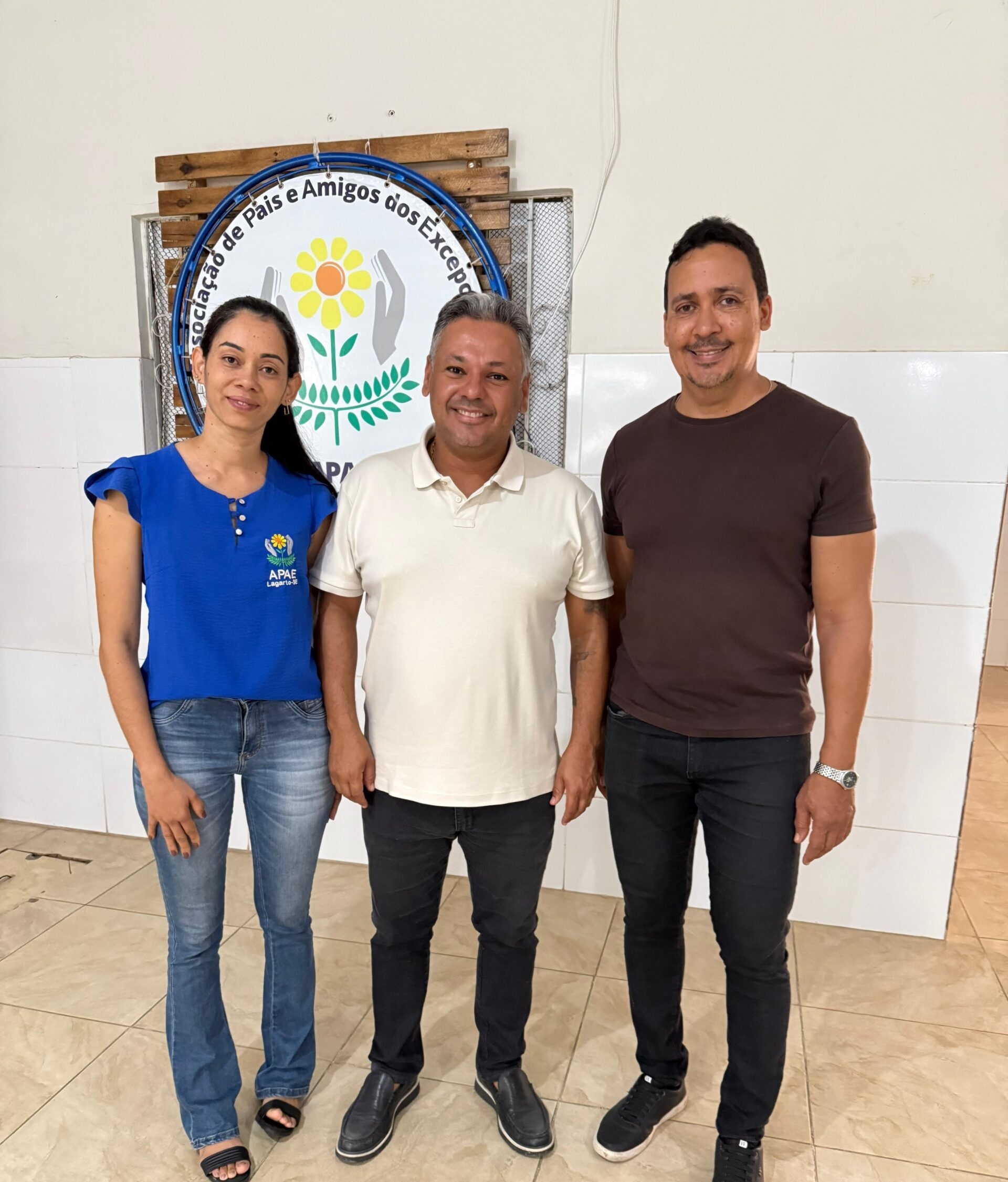 Ibrain de Valmir visita Apae e reforça compromisso com a inclusão e a saúde