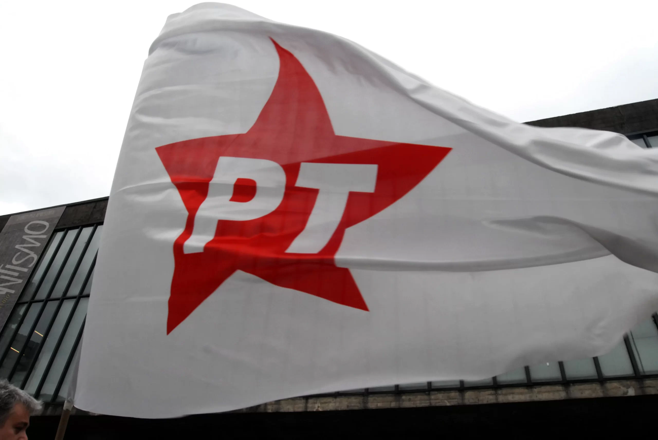 PT tem mais de 2,9 milhões de filiados aptos a votar no domingo