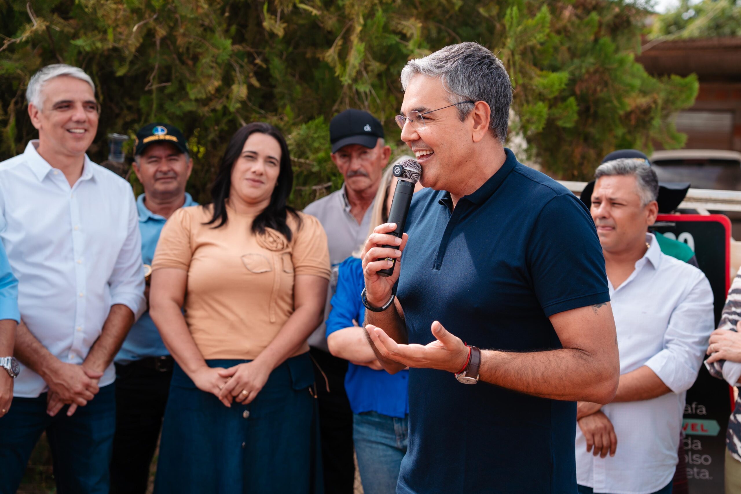 Prefeito Sérgio Reis dá ordem de serviço no Sobrado e inaugura pavimentação na Colônia 13