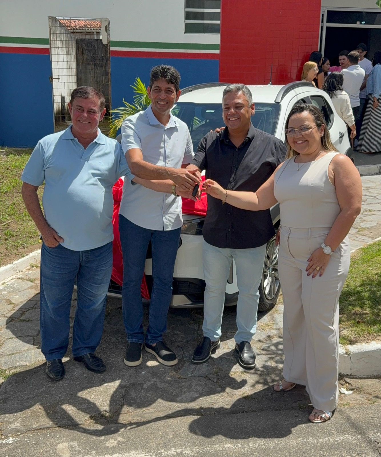 Deputado Ibrain de Valmir reforça saúde de Salgado com entrega de veículo