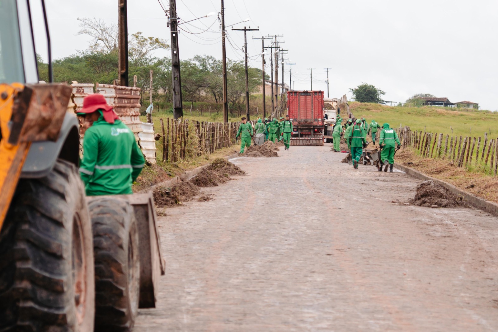 Prefeitura de Lagarto realiza mutirão de limpeza nos povoados
