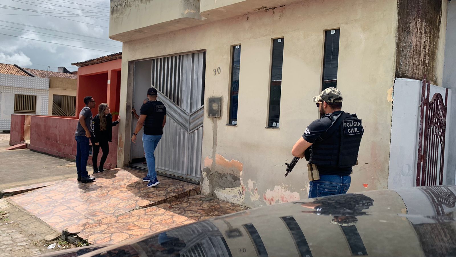 Suspeito de matar e carbonizar animal em terreno baldio é preso