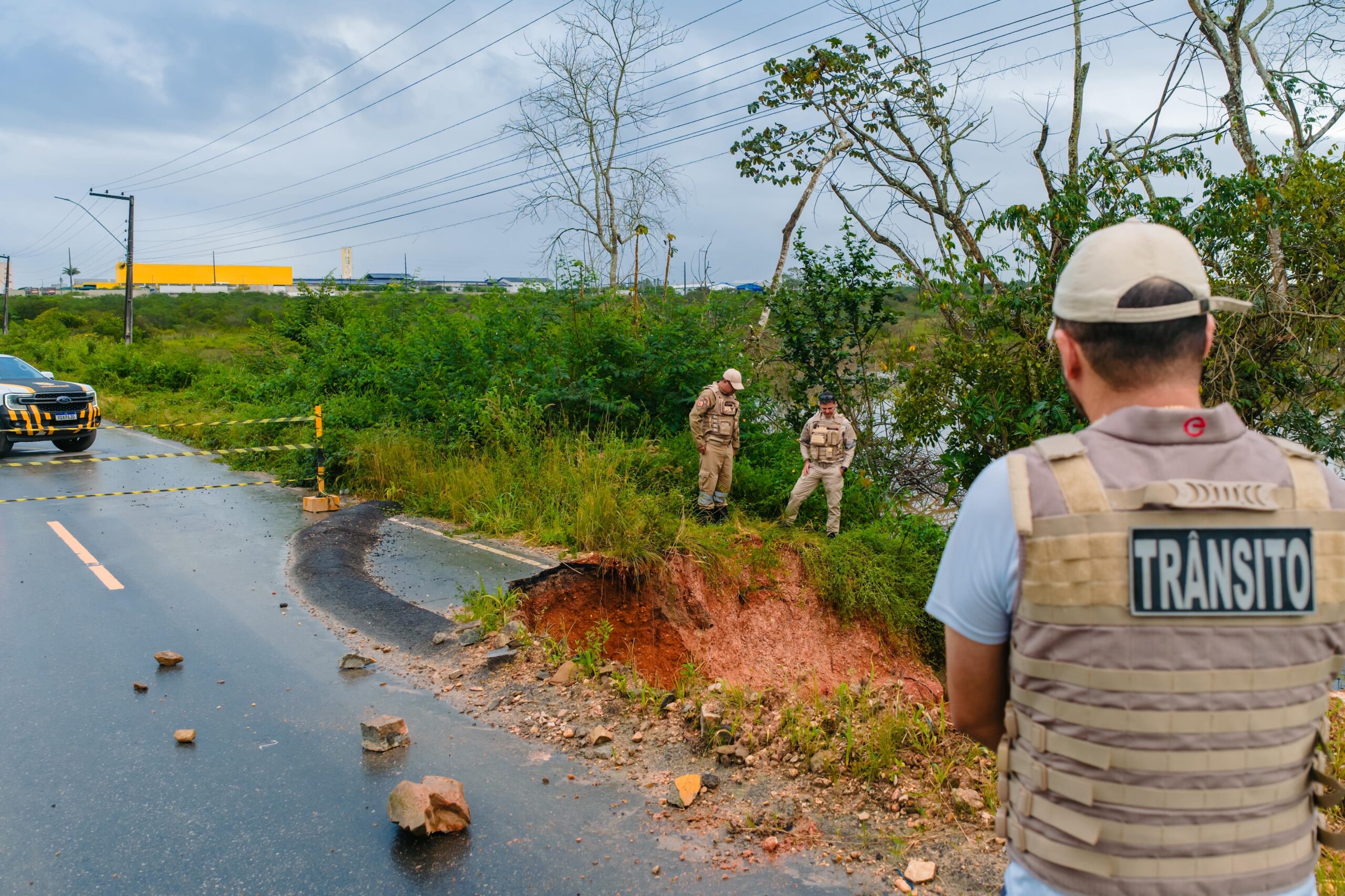 Prefeitura de Lagarto interdita trecho da rodovia SE-270 por risco de colapso da via