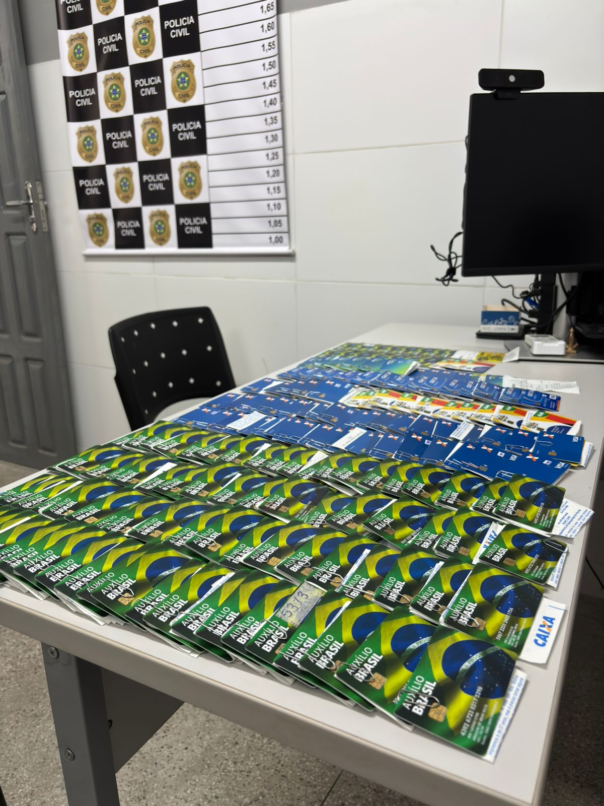 Operação resulta na apreensão de 179 cartões do Bolsa Família e R$ 100 mil em dinheiro