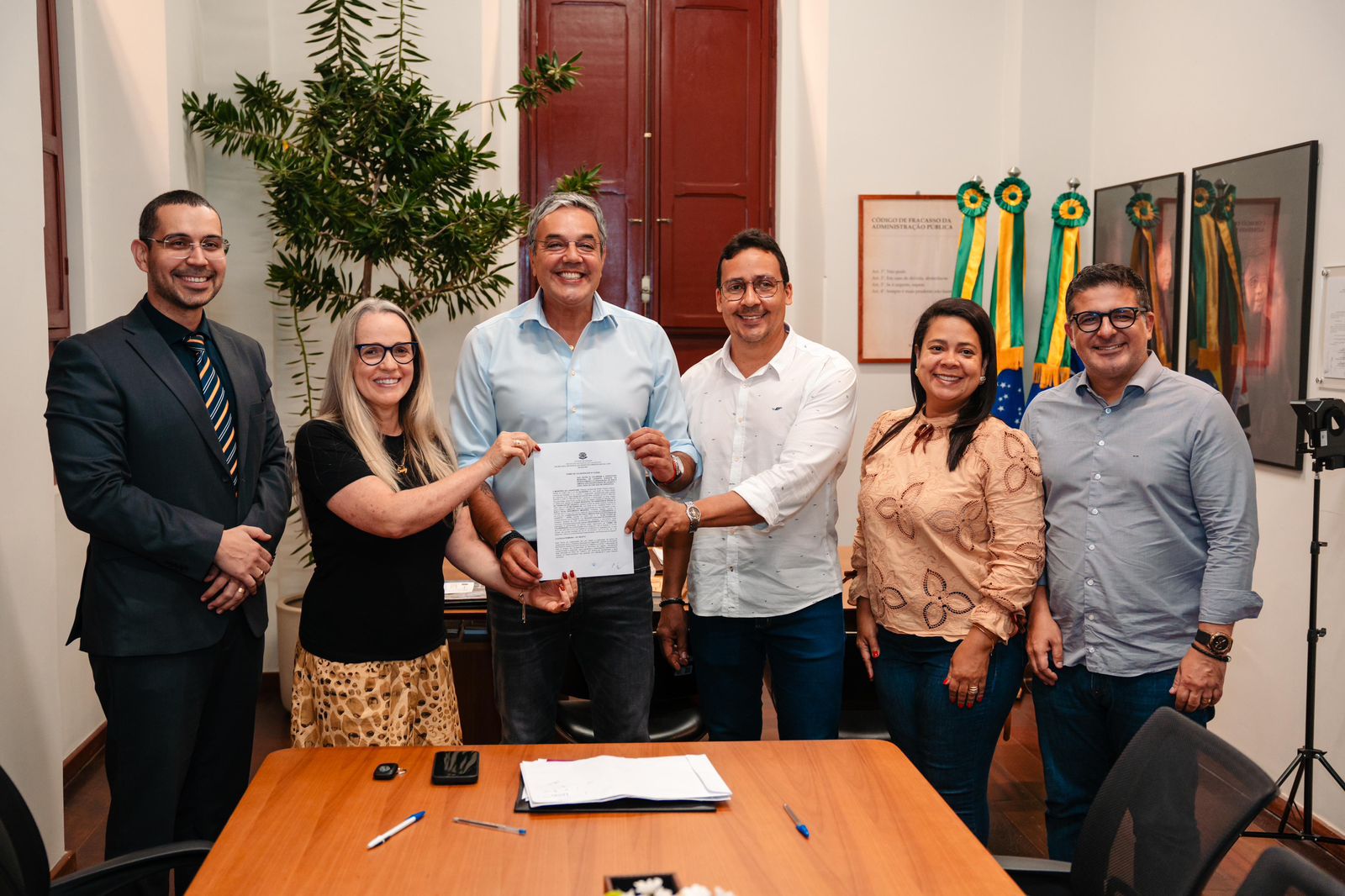 Prefeito Sérgio Reis assina termo de cooperação com a APAE / Lagarto