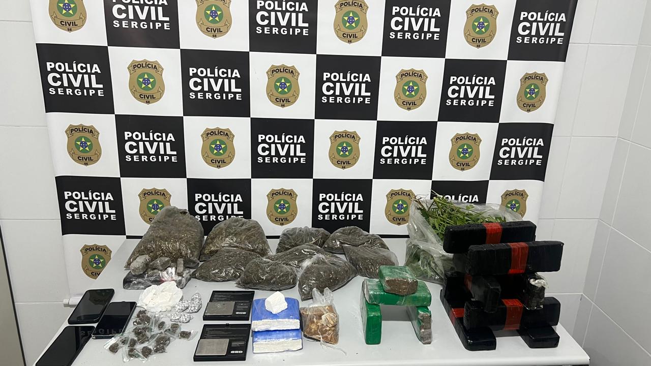 Polícia prende dupla por tráfico de drogas e localiza plantação de maconha em Capela
