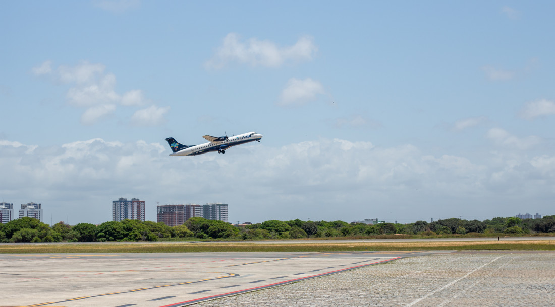 Sergipe terá 100 voos extras da Azul na alta temporada de verão 2025-2026