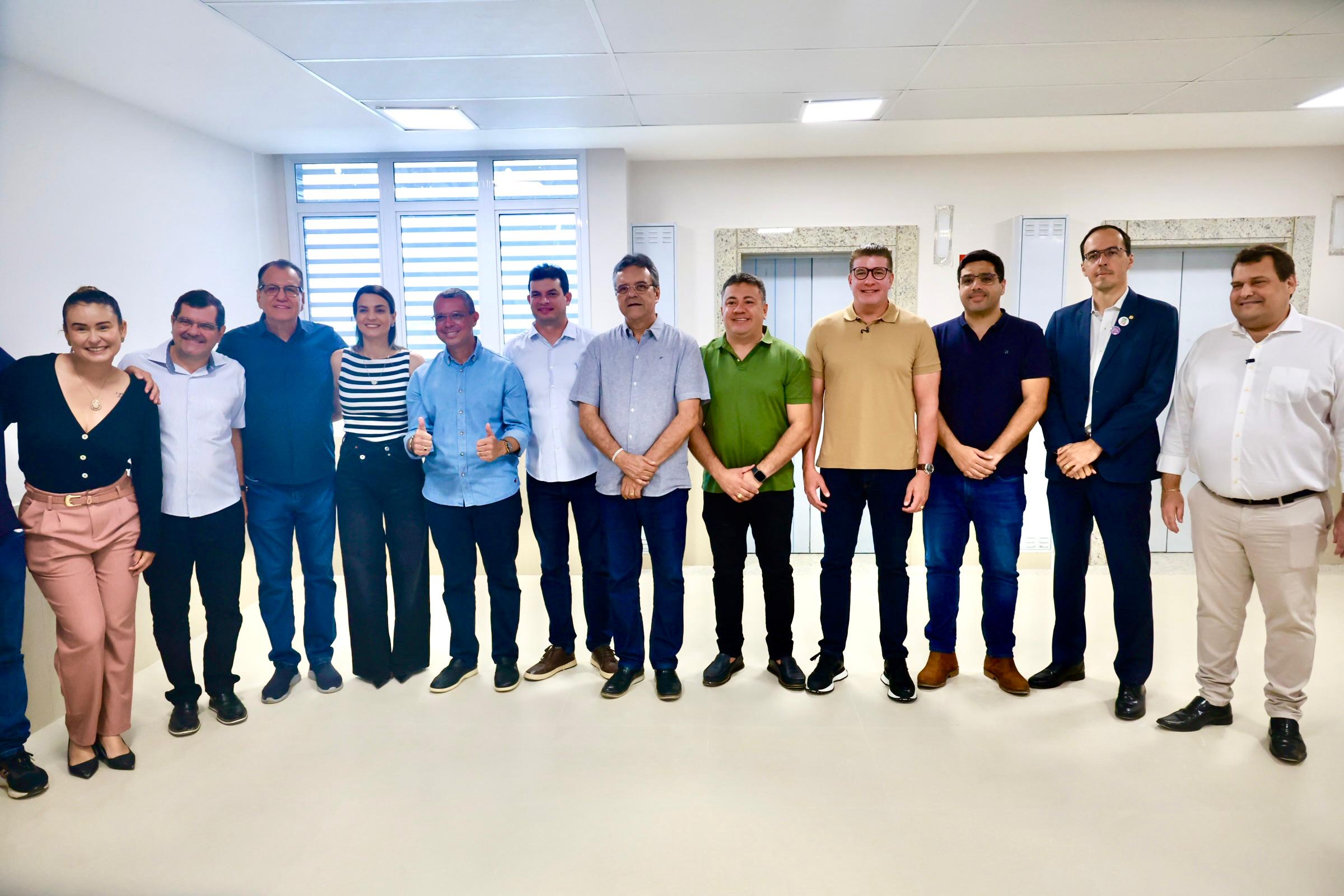 Deputado Estadual Paulo Júnior acompanha visita às obras do Hospital do Câncer