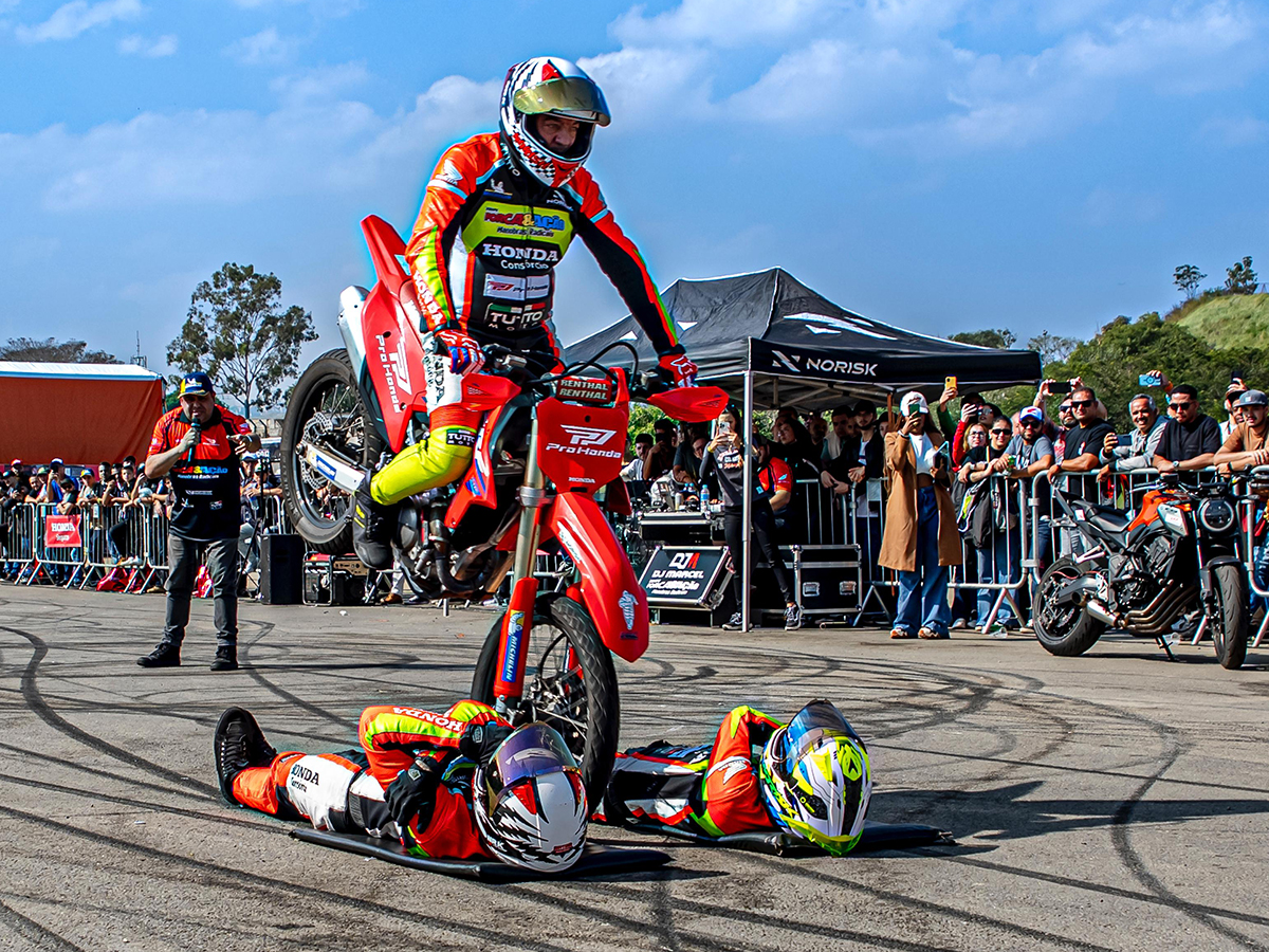 Equipe Força e Ação realiza show de manobras radicais neste sábado