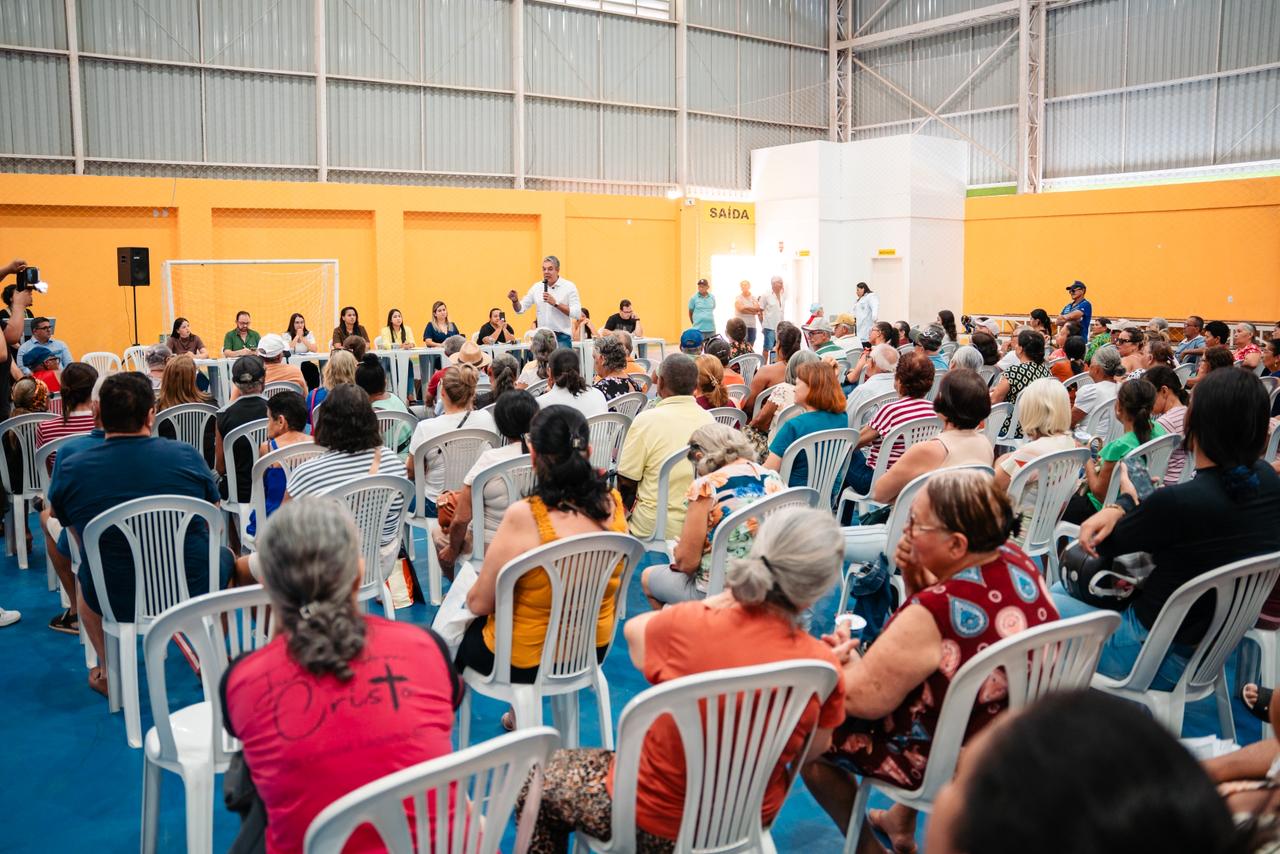 Prefeito de Lagarto participa da entrega de autorizações para cirurgias de catarata
