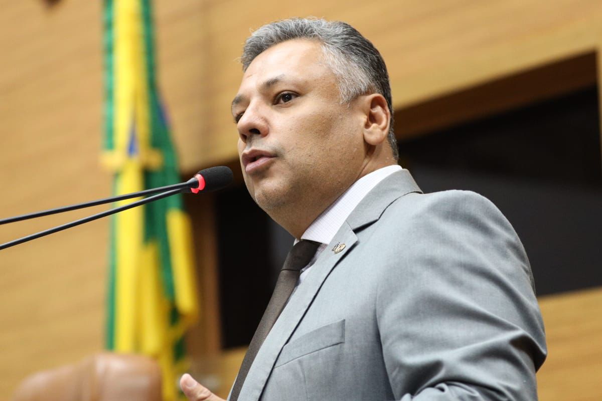 Deputado Ibrain de Valmir cobra explicações à Energisa sobre constantes quedas de energia em Lagarto