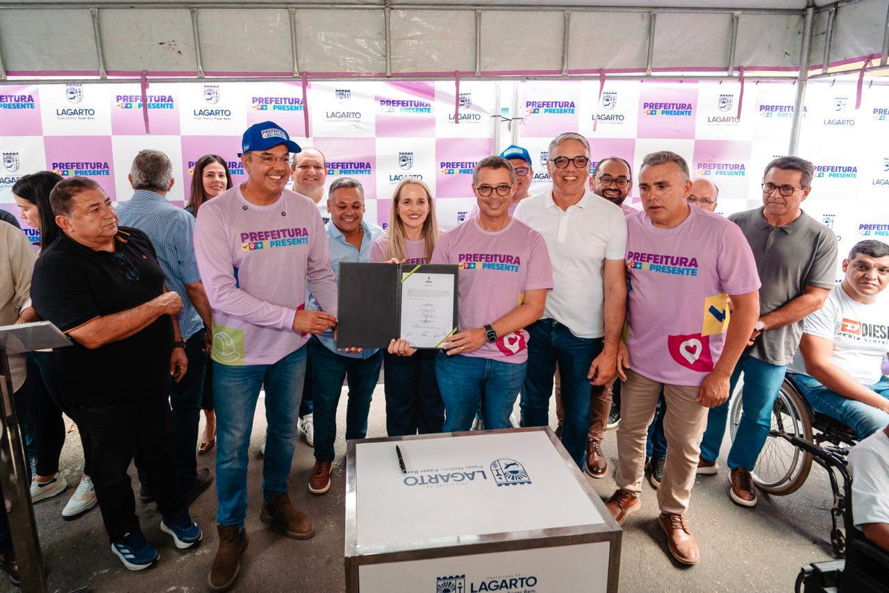 Com presença de Fábio Mitidieri, o prefeito Sérgio Reis autoriza obras que somam mais de R$ 100 milhões