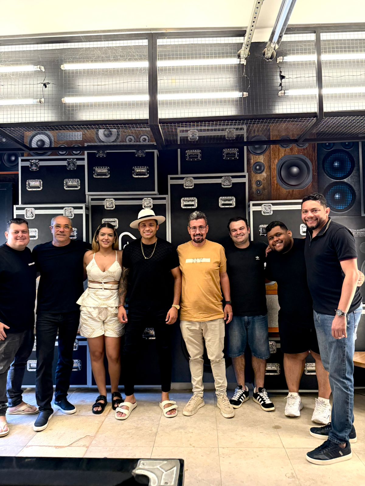 Leonne O Nobre fecha parceria com a D&E Music e inicia nova fase na carreira