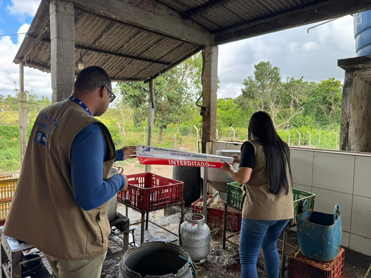 Abatedouro de aves irregular é interditado em Itaporanga d’Ajuda