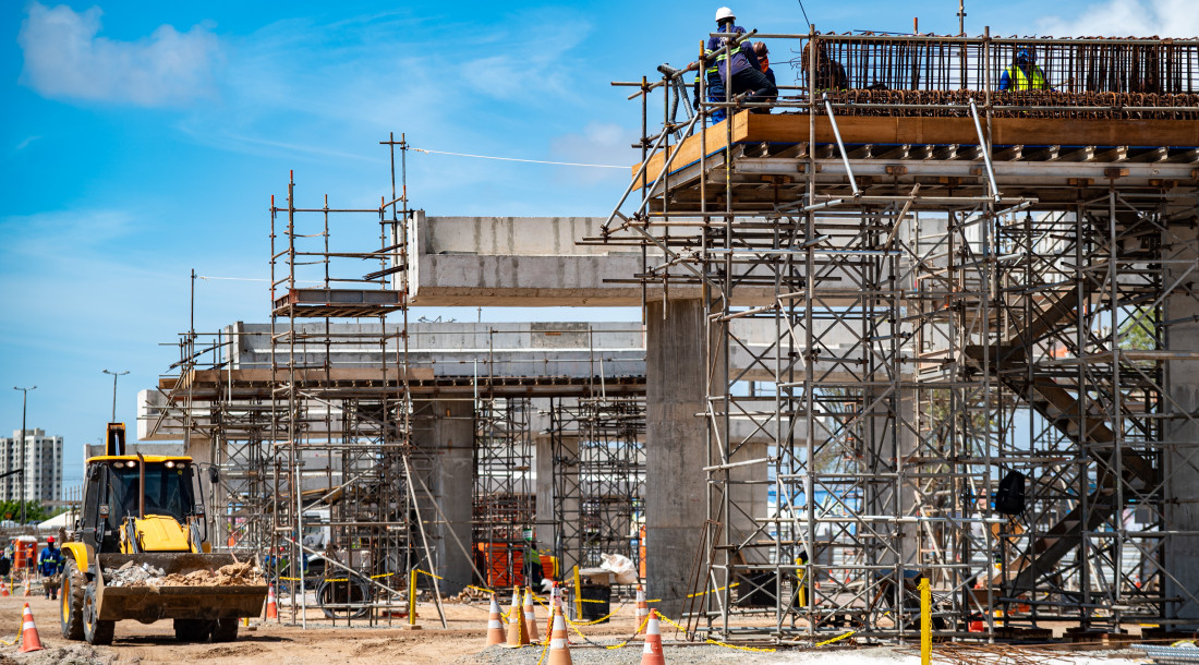 Obras estruturantes do Governo de Sergipe impulsionam a construção civil e a geração de emprego e renda
