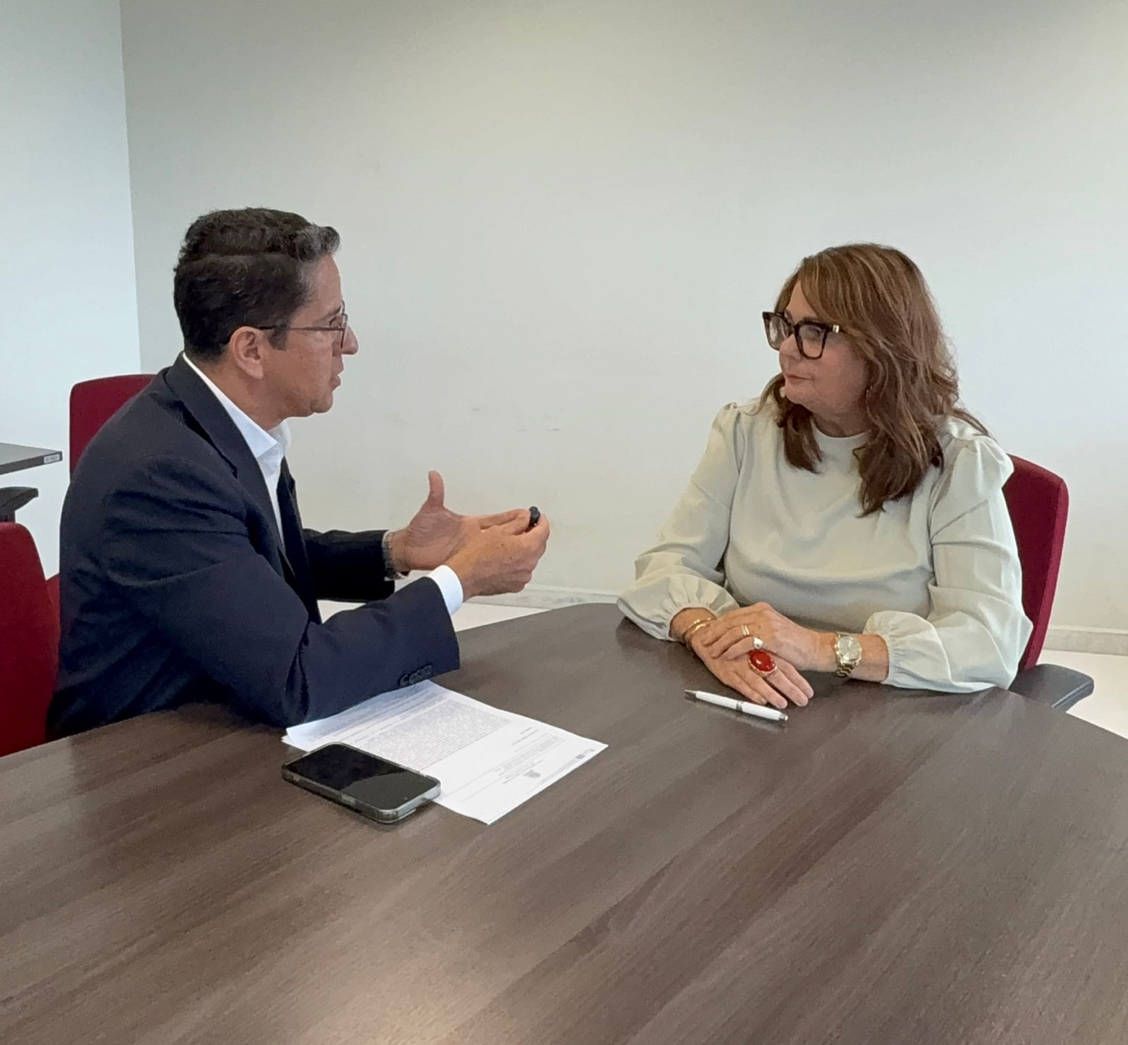 Ricardo Marques leva problema da falta de água ao Ministério Público