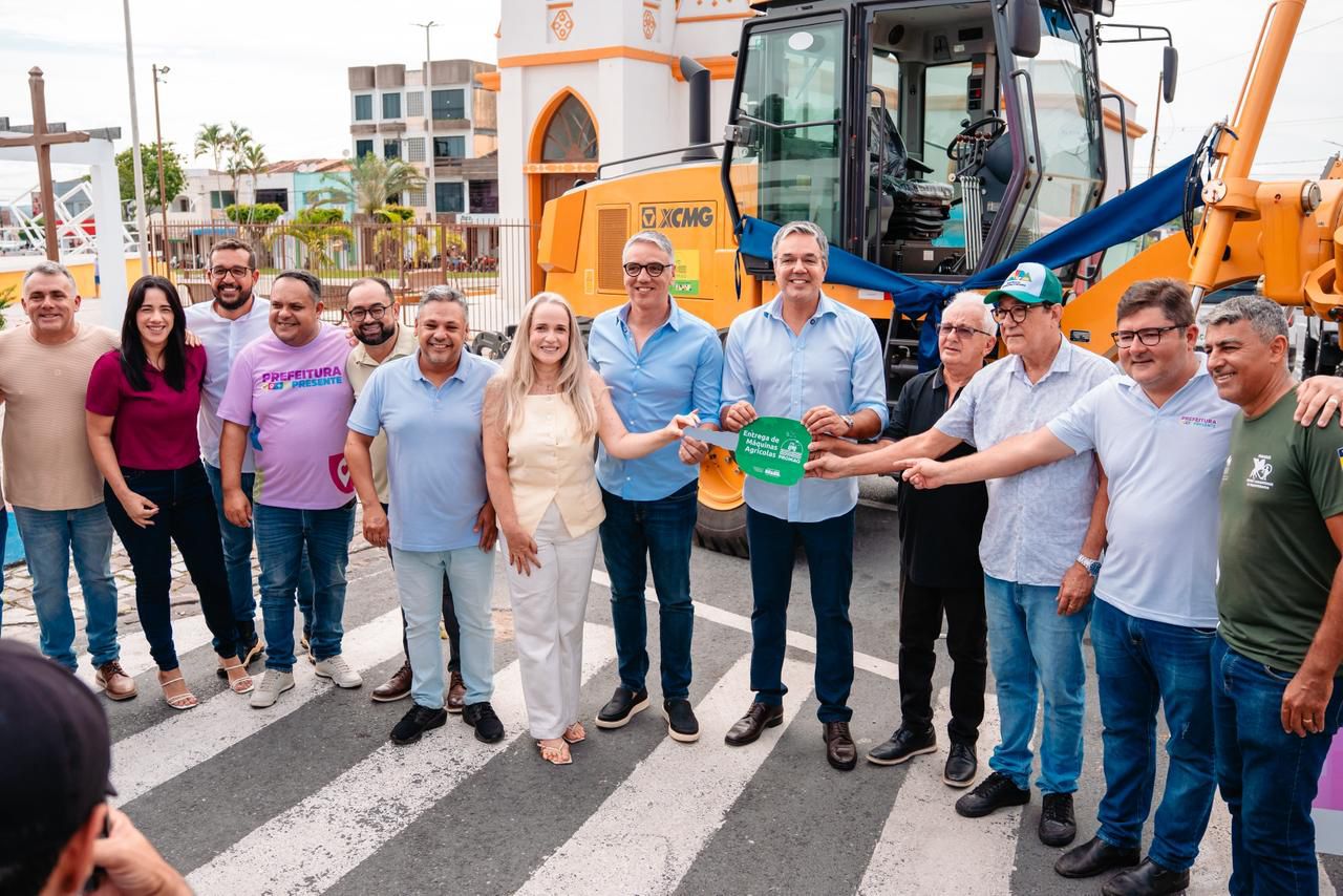 Ibrain de Valmir destaca entrega de motoniveladora para Lagarto e reforça compromisso com o homem do campo