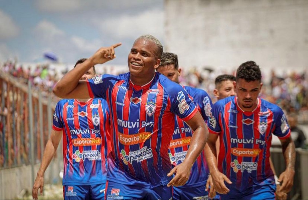 Itabaiana vence Confiança e sai na frente na semifinal do Campeonato Sergipano