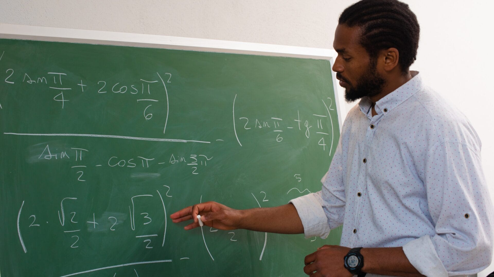 Inscrições para 12 mil bolsas do Pé-de-Meia Licenciaturas começam nesta sexta 