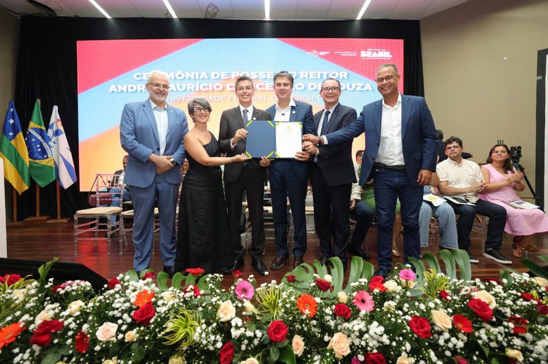 mec-empossa-novo-reitor-da-universidade-federal-de-sergipe